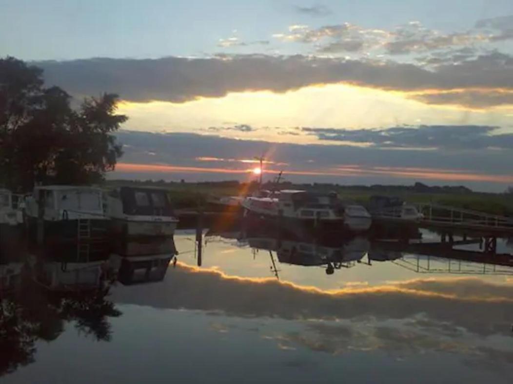 Boat Stoer - Inclusief Sloep Jutrijp Exterior foto